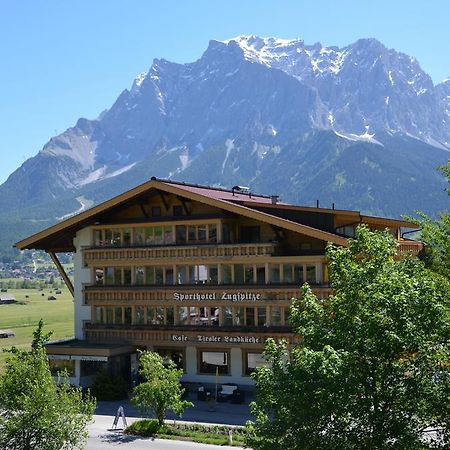 Sporthotel Zugspitze Lermoos Exteriör bild