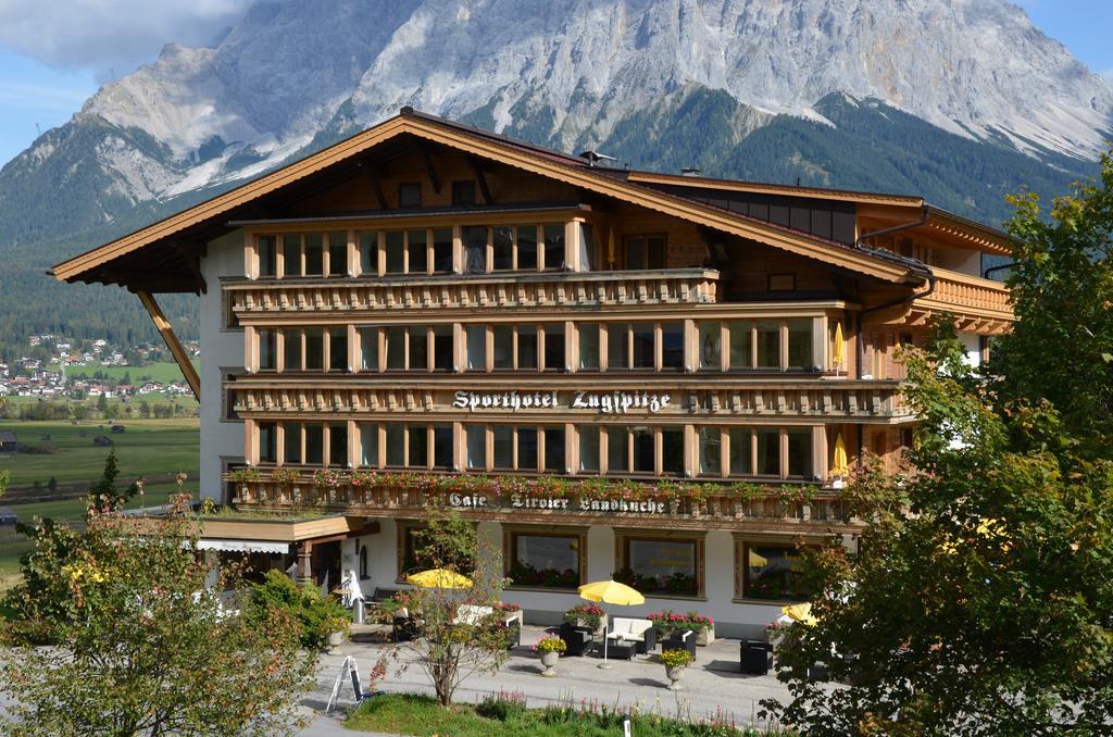 Sporthotel Zugspitze Lermoos Exteriör bild