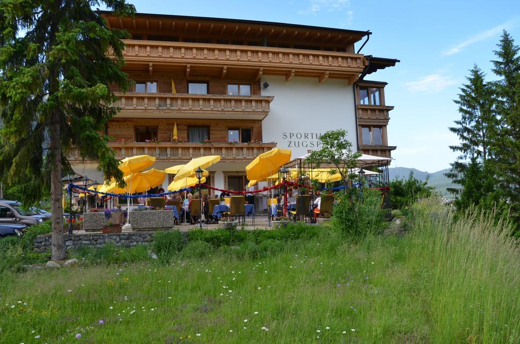 Sporthotel Zugspitze Lermoos Exteriör bild