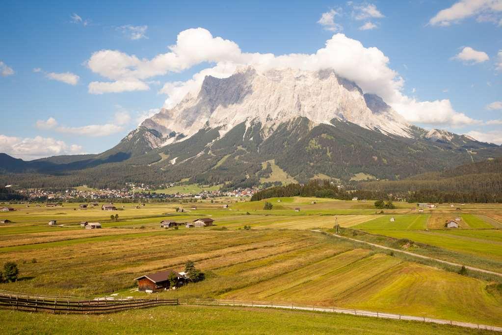 Sporthotel Zugspitze Lermoos Exteriör bild